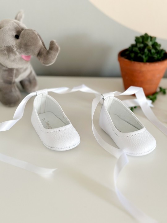 Beyaz Babet İsimli Kız Bebek Ayakkabısı