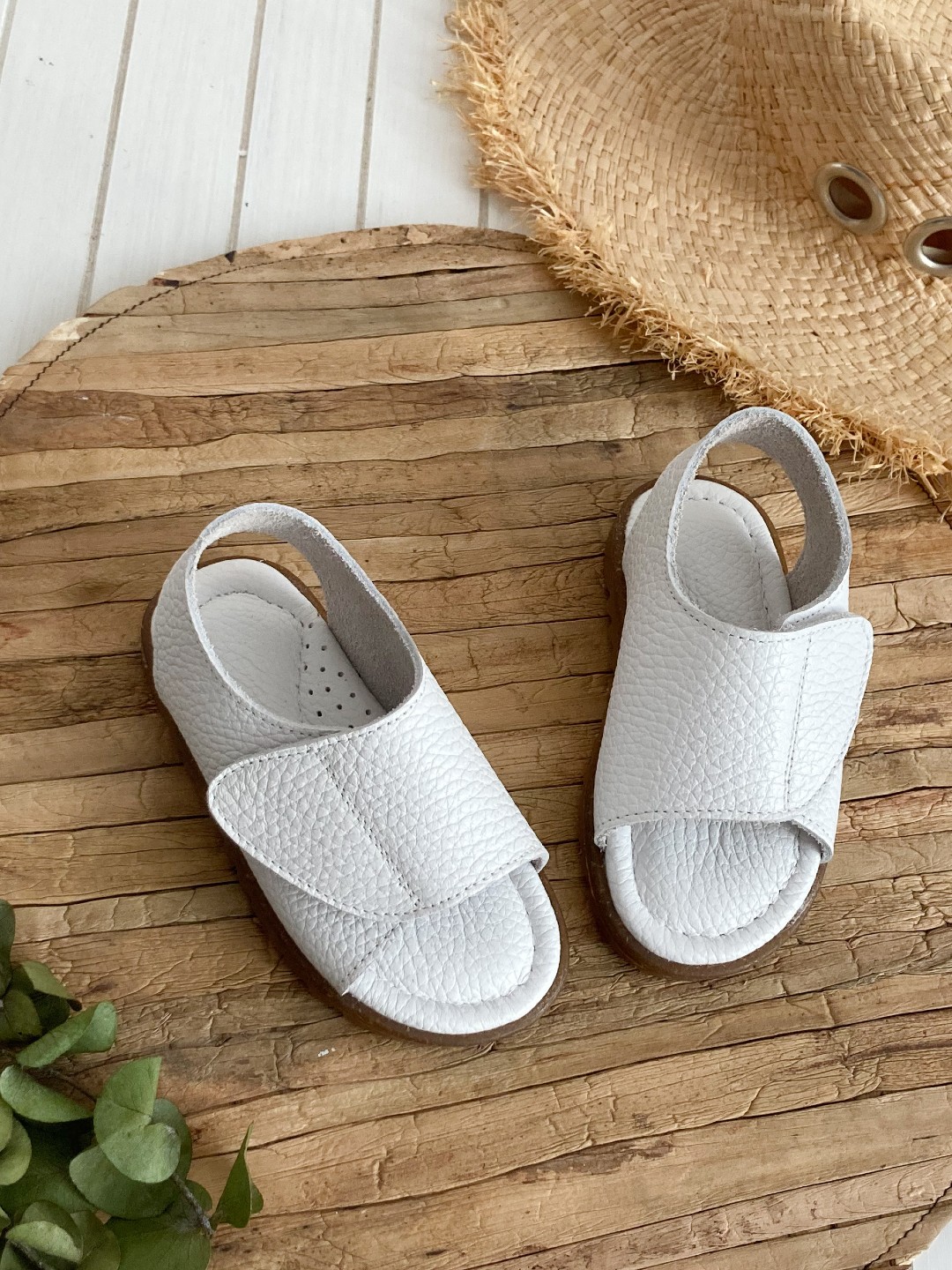 Beyaz Bebek Sandaleti
