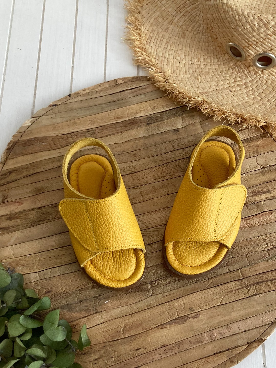Sarı Bebek Sandaleti